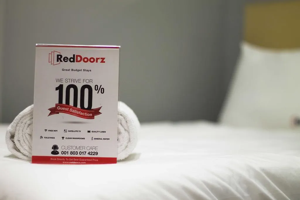 Reddoorz Plus @ Gunung Salak Street Indonesia