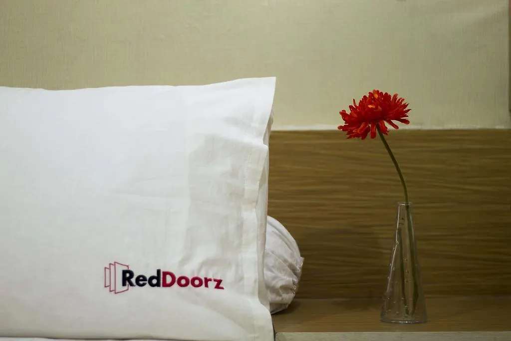 Reddoorz Plus @ Gunung Salak Street Guest house Denpasar (Bali)